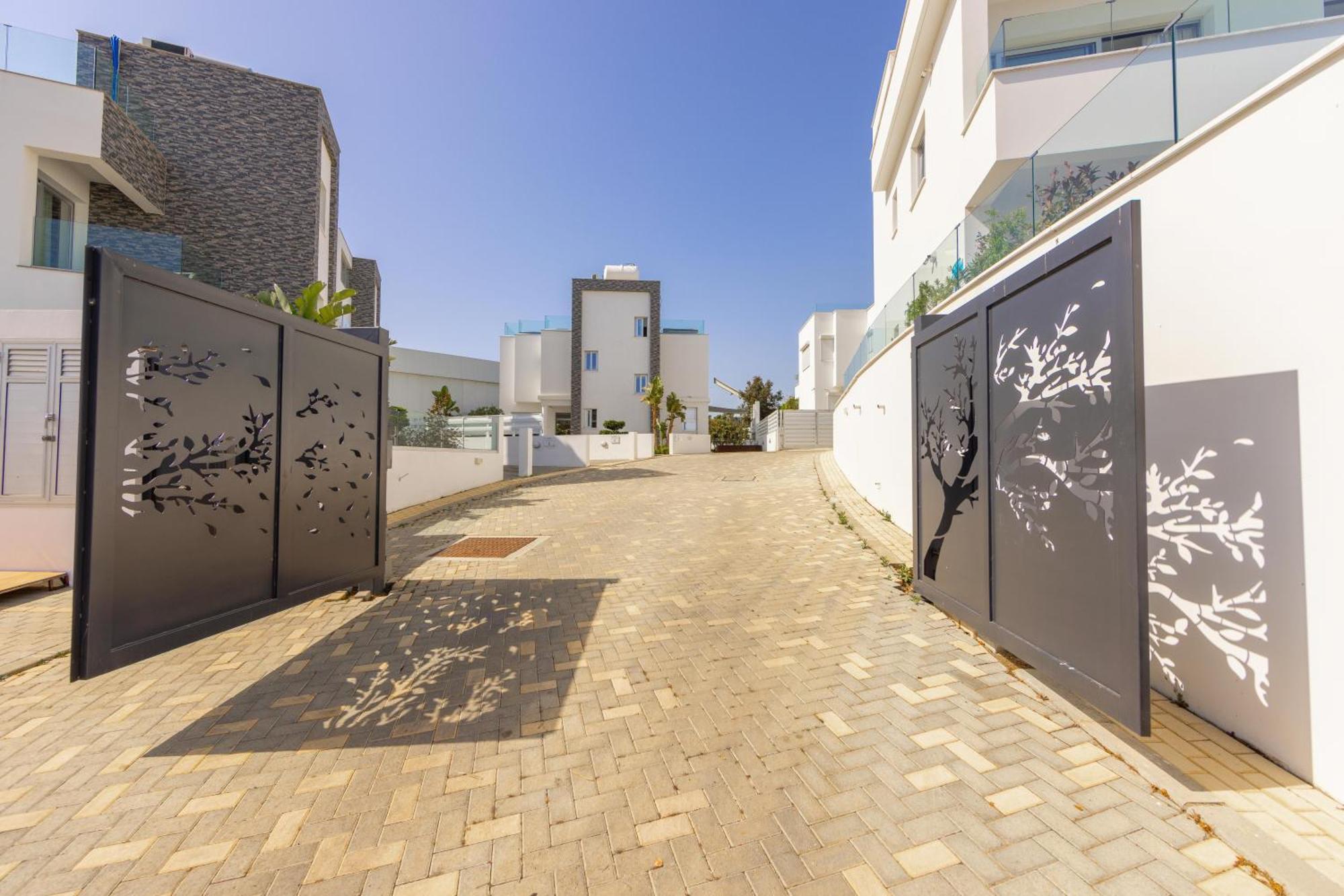 Fig Tree Bay Residences 3 プロタラス エクステリア 写真